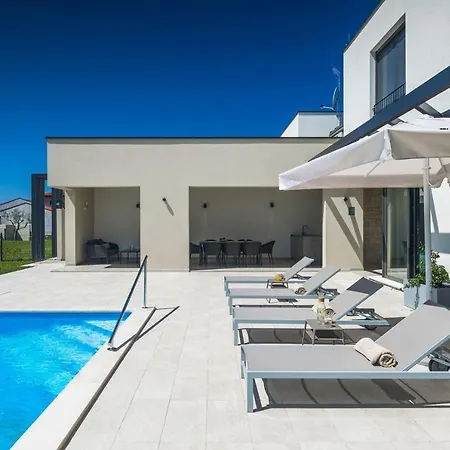 Chiara By Seeadria Agency Guest house *