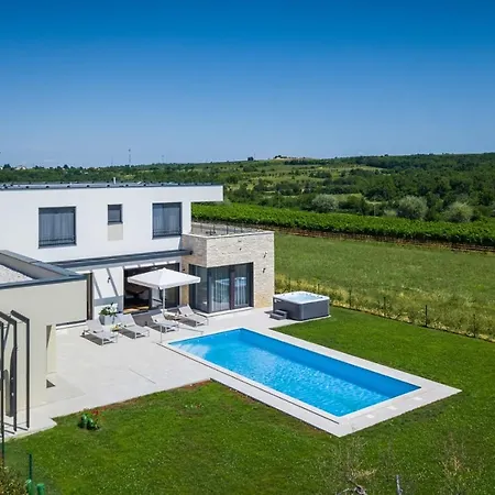Chiara By Seeadria Agency Guest house