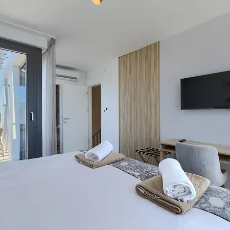 Chiara By Seeadria Agency Guest house *