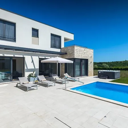 Chiara By Seeadria Agency Guest house